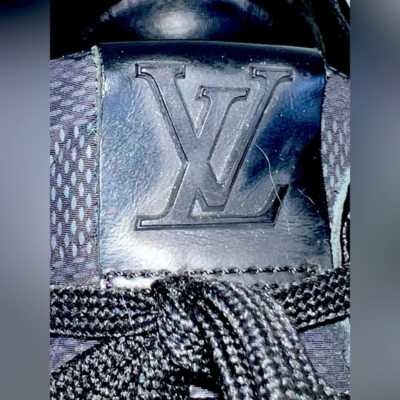 LOUIS VUITTON DAMIER SNEAKERS IN BLACK - Picture 4 of 9